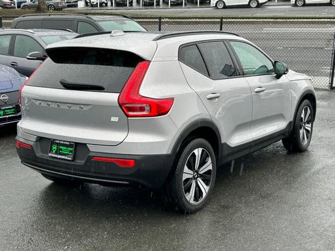 Used 2023 Volvo XC40 Recharge Plus image 5