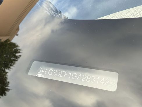 Used 2016 Land Rover Range Rover Long Wheelbase Supercharged image 26