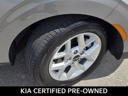 Certified 2025 Kia Soul LX w/ LX Technology Package FWD image 6