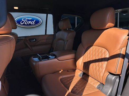 Used 2024 INFINITI QX80 Sensory w/ Cargo Package AWD/4WD image 12