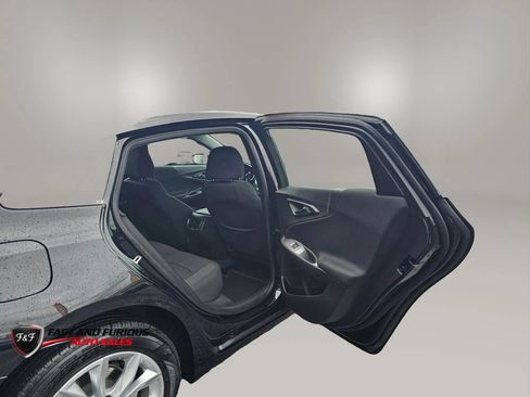 Used 2025 Chevrolet Malibu LT FWD image 12