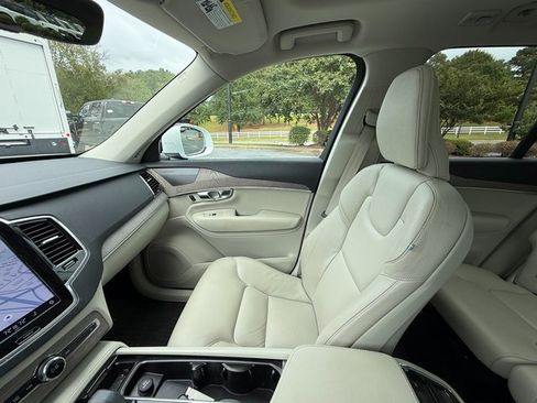 Used 2023 Volvo XC90 B6 Plus w/ Protection Package Premier image 12