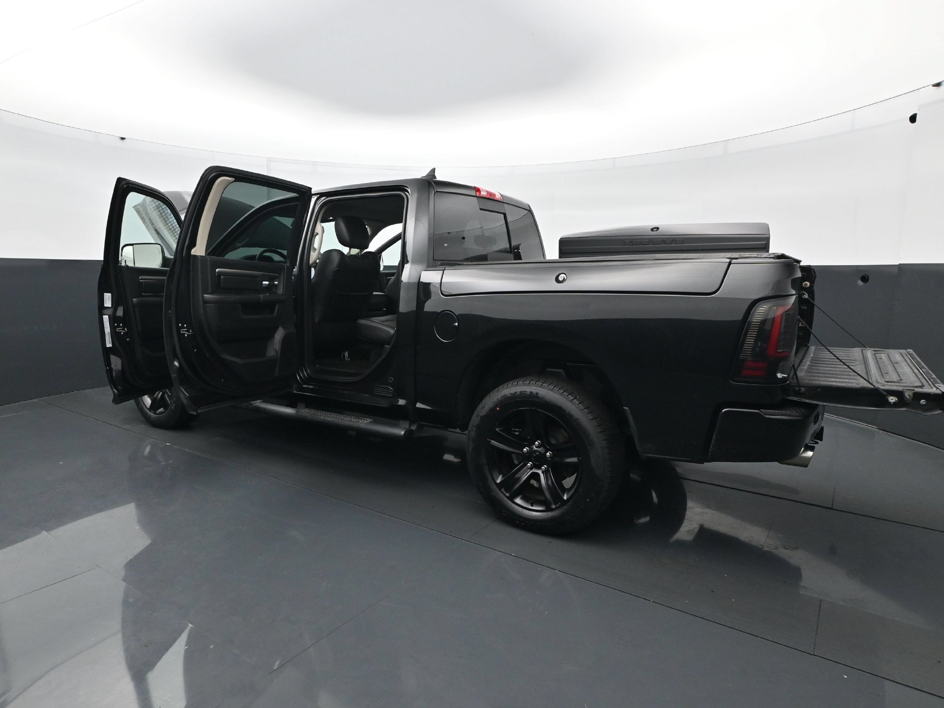 Used 2015 RAM 1500 Sport w/ Black Ram 1500 Sport Group AWD/4WD image 32