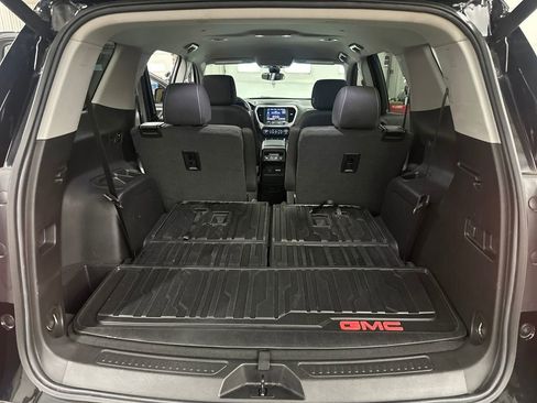 Used 2023 GMC Acadia SLE w/ Driver Convenience Package image 25