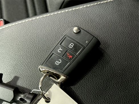 Used 2022 Volkswagen Tiguan S image 31