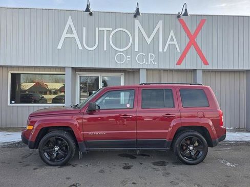 Used 2015 Jeep Patriot Latitude image 1