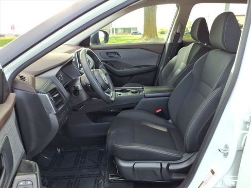 Used 2023 Nissan Rogue S AWD/4WD image 25