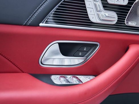 Used 2026 Mercedes-Benz Maybach GLS 600 4MATIC image 39