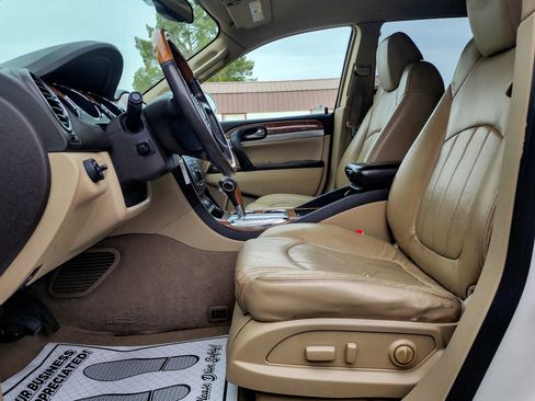 Used 2009 Buick Enclave CXL w/ Entertainment Package #4 image 28