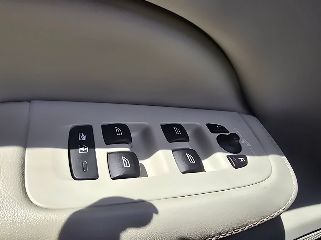 Used 2023 Volvo S60 B5 Plus w/ Climate Package AWD/4WD image 19