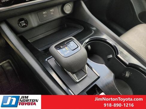 Used 2025 Nissan Rogue SV FWD image 20