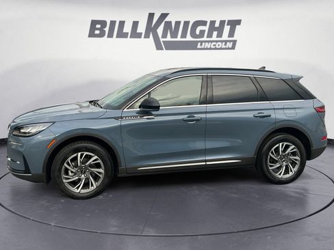 Used 2026 Lincoln Corsair Premiere FWD image 2