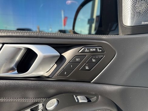 Used 2020 BMW X7 M50i w/ Dynamic Handling Package image 13