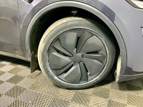 Used 2026 Tesla Model Y Long Range image 34