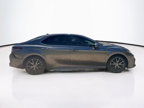 Used 2021 Toyota Camry SE FWD image 10