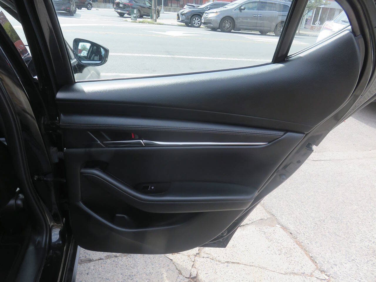 Used 2019 MAZDA MAZDA3 AWD Hatchback w/ Premium Pkg image 30