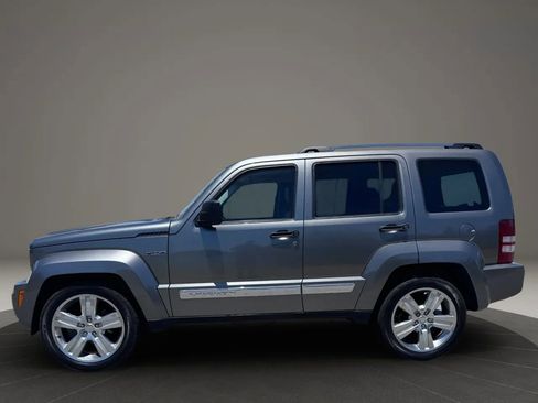 Used 2012 Jeep Liberty Limited Jet w/ Comfort/Convenience Group AWD/4WD image 4