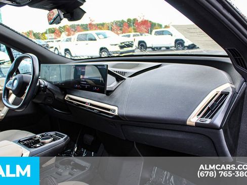 Used 2023 BMW iX xDrive50 image 23