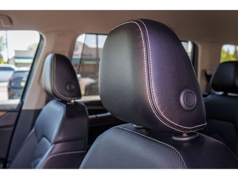 Used 2025 Volkswagen Atlas SE AWD/4WD image 19
