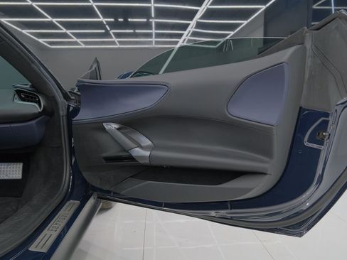 Used 2023 Ferrari SF90 Spider image 31