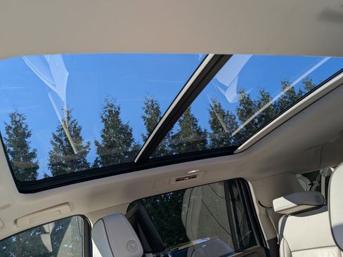 Used 2023 GMC Yukon XL Denali w/ Denali Reserve Package image 23