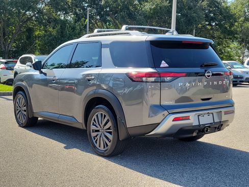 Certified 2025 Nissan Pathfinder SL w/ SL Premium Package FWD image 7