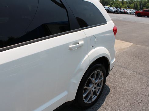 Used 2019 Dodge Journey GT FWD image 4
