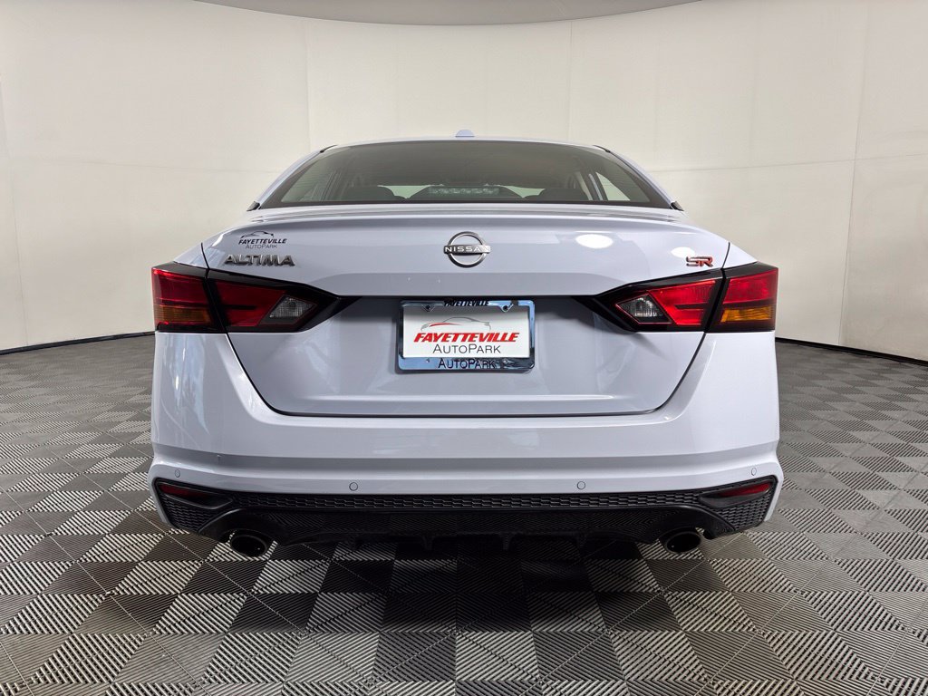 Used 2025 Nissan Altima 2.5 SR FWD image 9