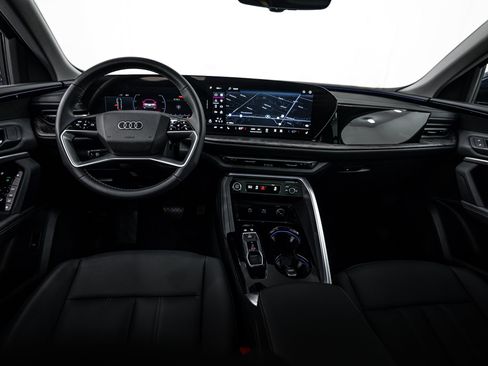 Certified 2025 Audi Q5 Premium w/ Convenience Package AWD/4WD image 8