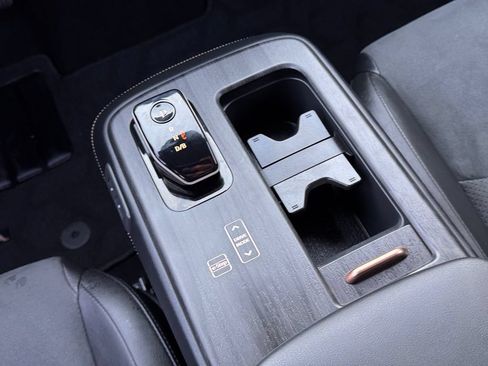 Certified 2024 Nissan Ariya FWD image 17
