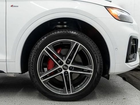 Used 2024 Audi Q5 e Prestige image 45
