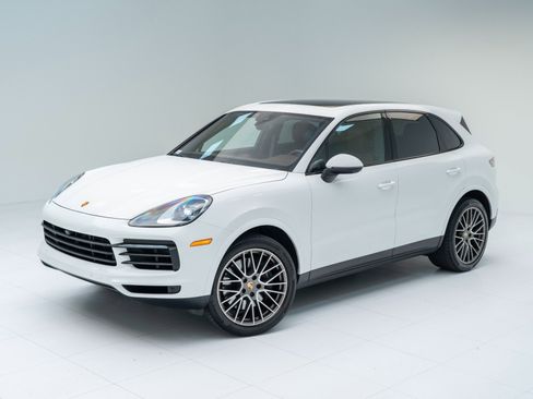 Certified 2023 Porsche Cayenne Platinum Edition AWD/4WD image 1