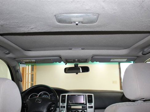 Used 2007 Toyota 4Runner SR5 AWD/4WD image 19