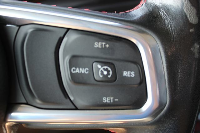 Used 2021 Jeep Gladiator Rubicon AWD/4WD image 16