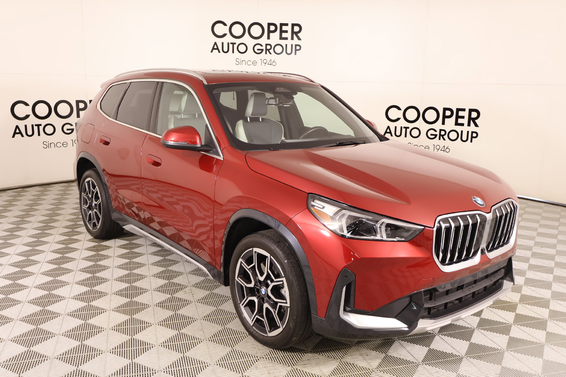 Used 2026 BMW X1 xDrive28i AWD/4WD image 1