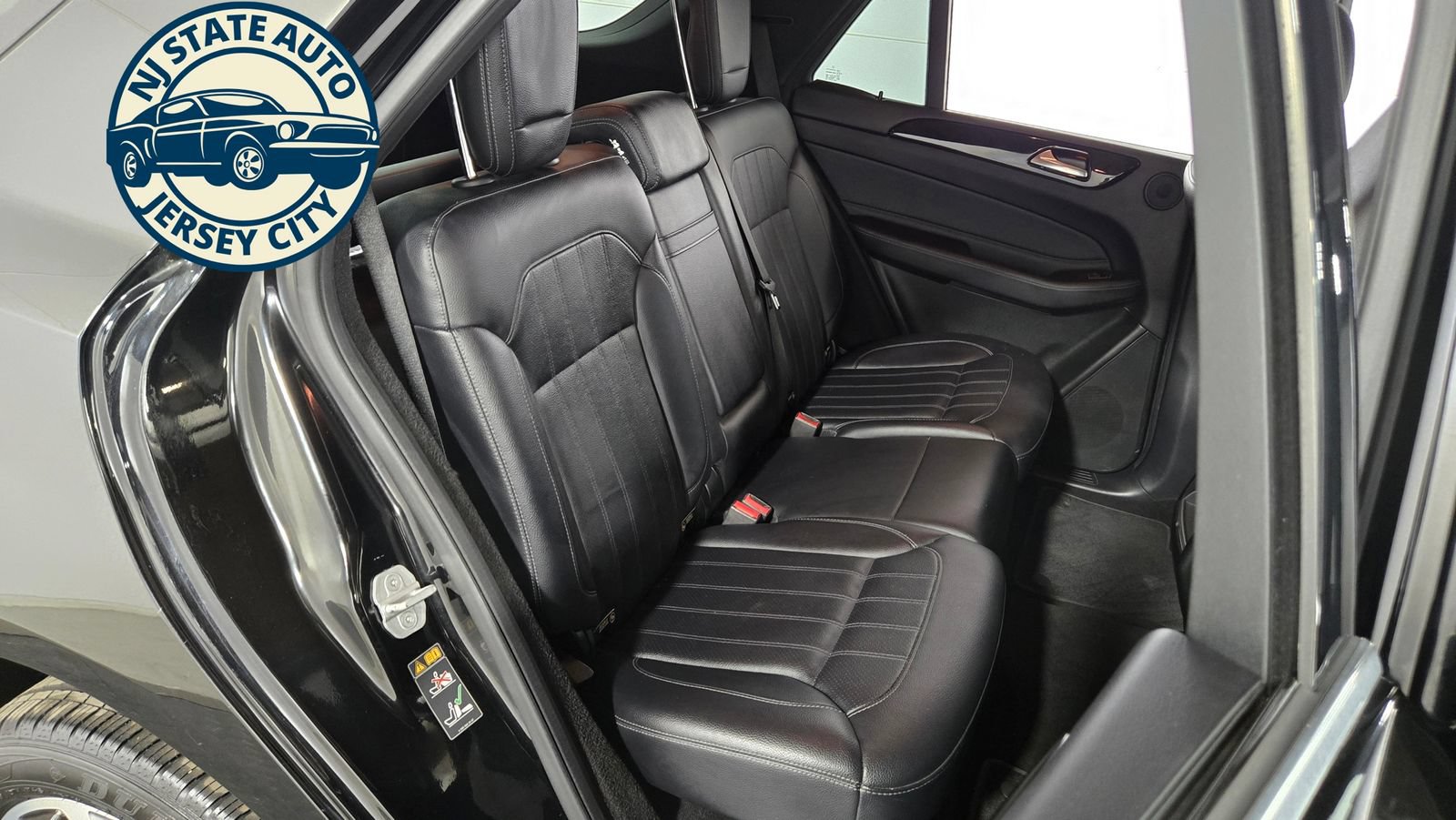 Used 2016 Mercedes-Benz GLE 350 4MATIC w/ Premium Package image 34