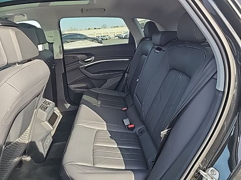 Used 2022 Audi e-tron Premium image 11