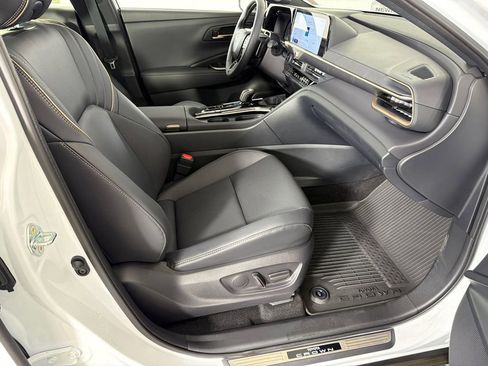 Used 2025 Toyota Crown Signia w/ Advanced Technology Package AWD/4WD image 14