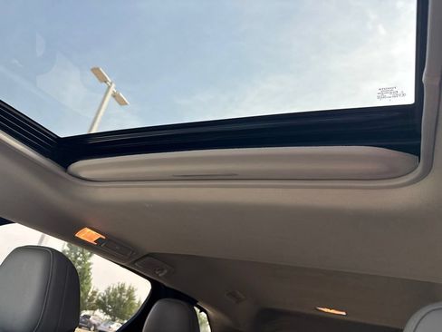 Used 2026 Toyota Sienna XLE FWD image 20