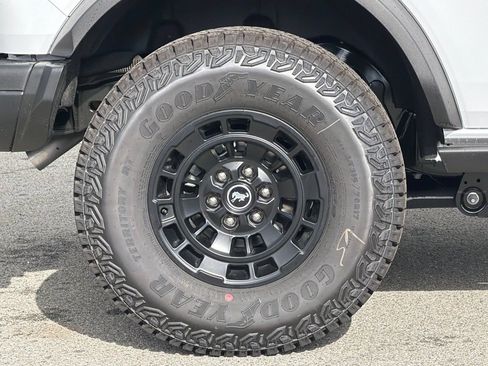 New 2026 Ford Bronco Badlands w/ Sasquatch Package AWD/4WD image 32