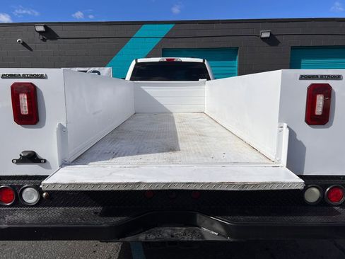 Used 2022 Ford F550 4x4 Crew Cab Super Duty w/ Power Equipment Group image 20