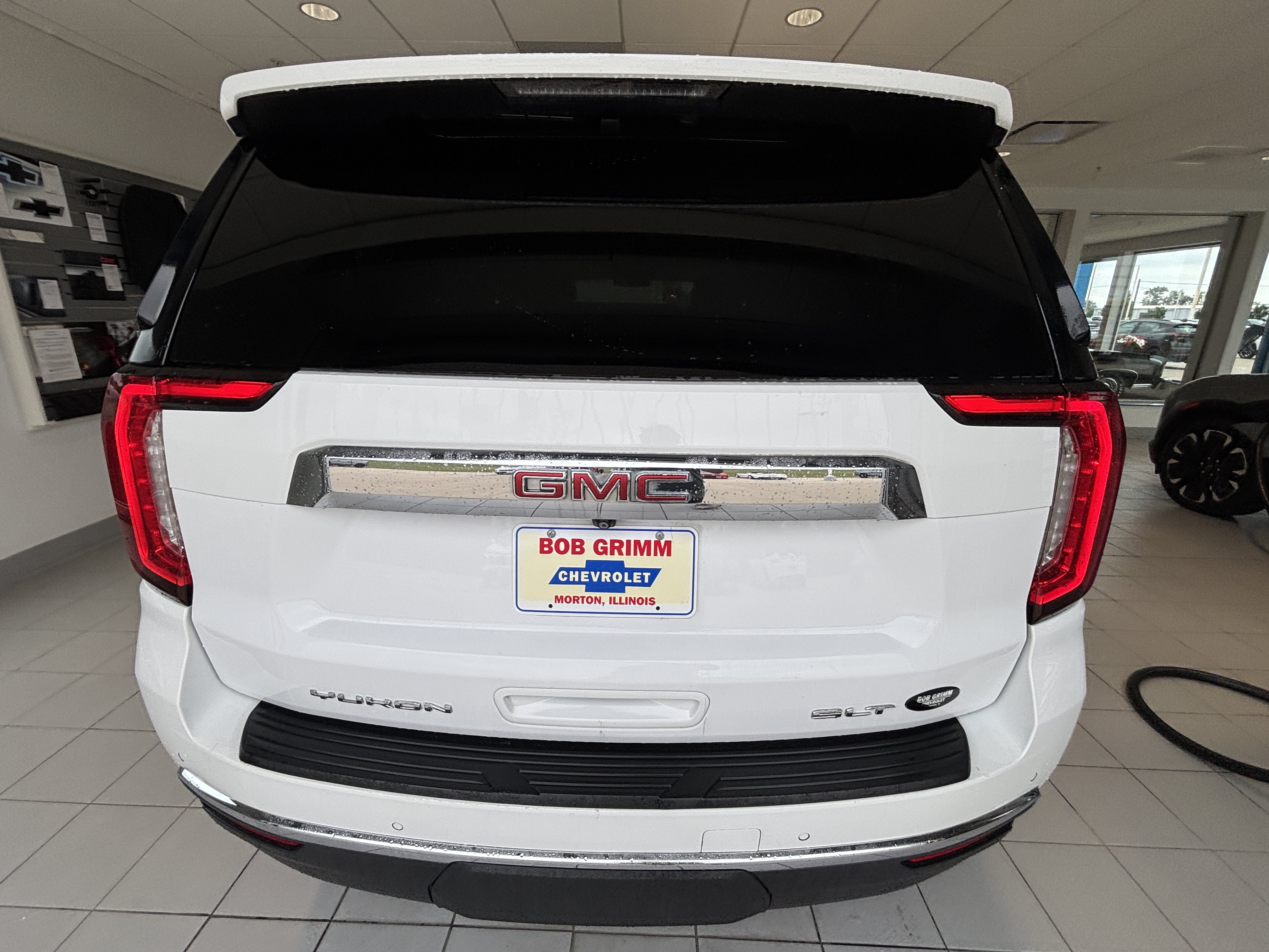 Used 2022 GMC Yukon SLT w/ SLT Premium Package AWD/4WD image 8