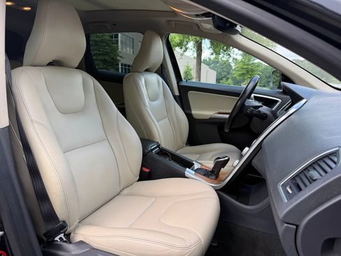 Used 2017 Volvo XC60 T6 Inscription w/ Climate Package AWD/4WD image 38