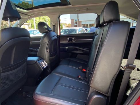 Used 2022 Kia Sorento S w/ Panoramic Sunroof Package image 21