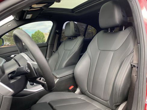 Used 2025 BMW 330i Sedan w/ M Sport Package RWD image 7