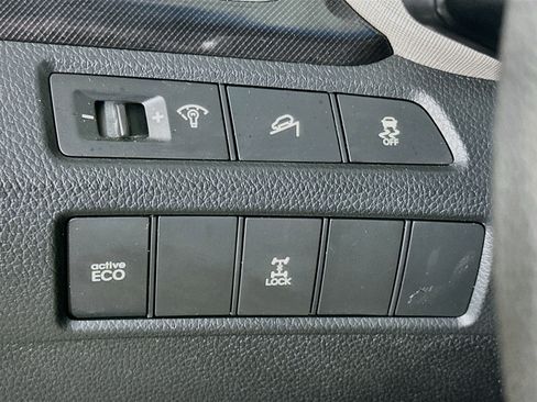 Used 2013 Hyundai Santa Fe Sport AWD/4WD image 16