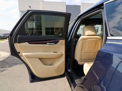 Used 2017 Cadillac XT5 Luxury w/ Driver Awareness Package image 43