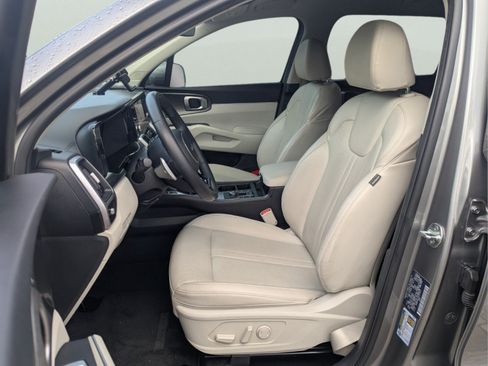Certified 2024 Kia Sorento EX FWD image 22