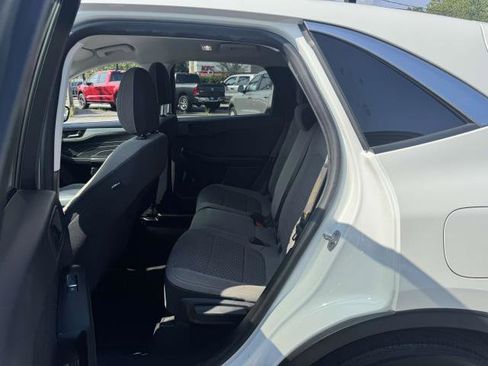 Used 2022 Ford Escape SE image 26