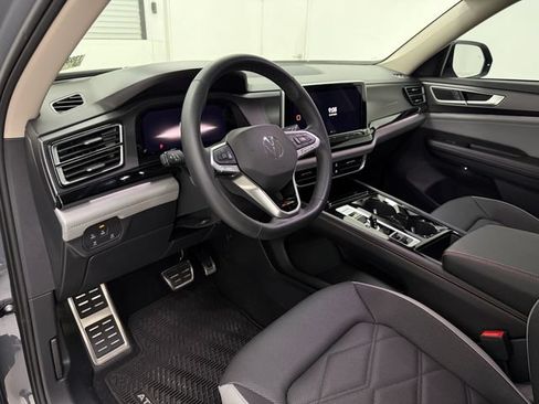 Used 2024 Volkswagen Atlas Peak Edition SE AWD/4WD image 8